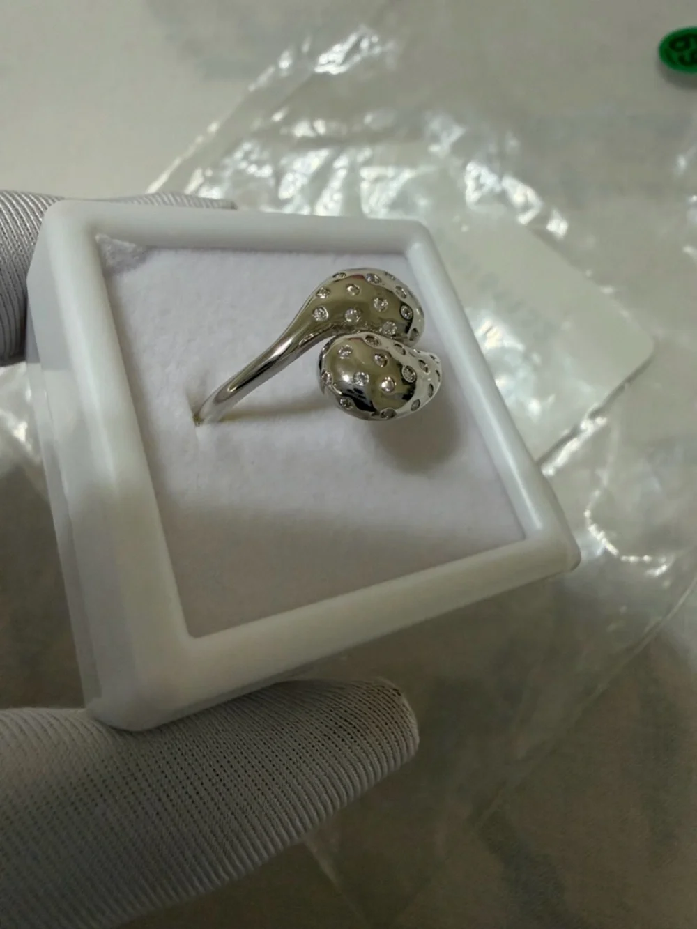 MOISSANITE 0.228CT RING